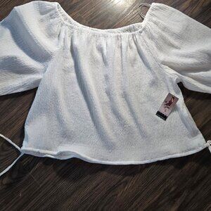 SOFIA (Vergara) Bohemian Style White Off-Shoulder Blouse NWT/SIZE L